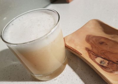 Juicing with ¨Natural Anticiotics¨ Garlic, ginger, lemon. honey, Organic Apple Cider Vinegar and Coconut Water